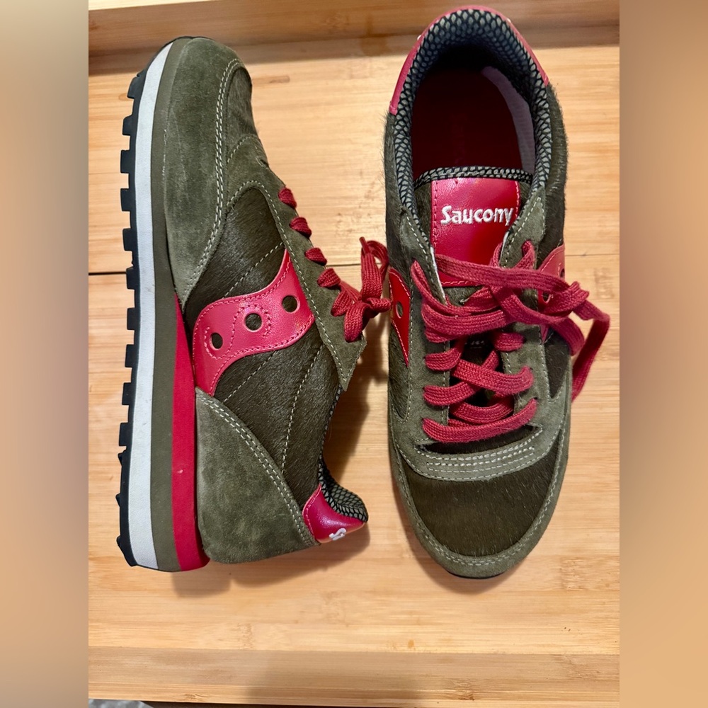 🌟SAUCONY  Olive green suede Pony hair Jazz sneaker⭐️